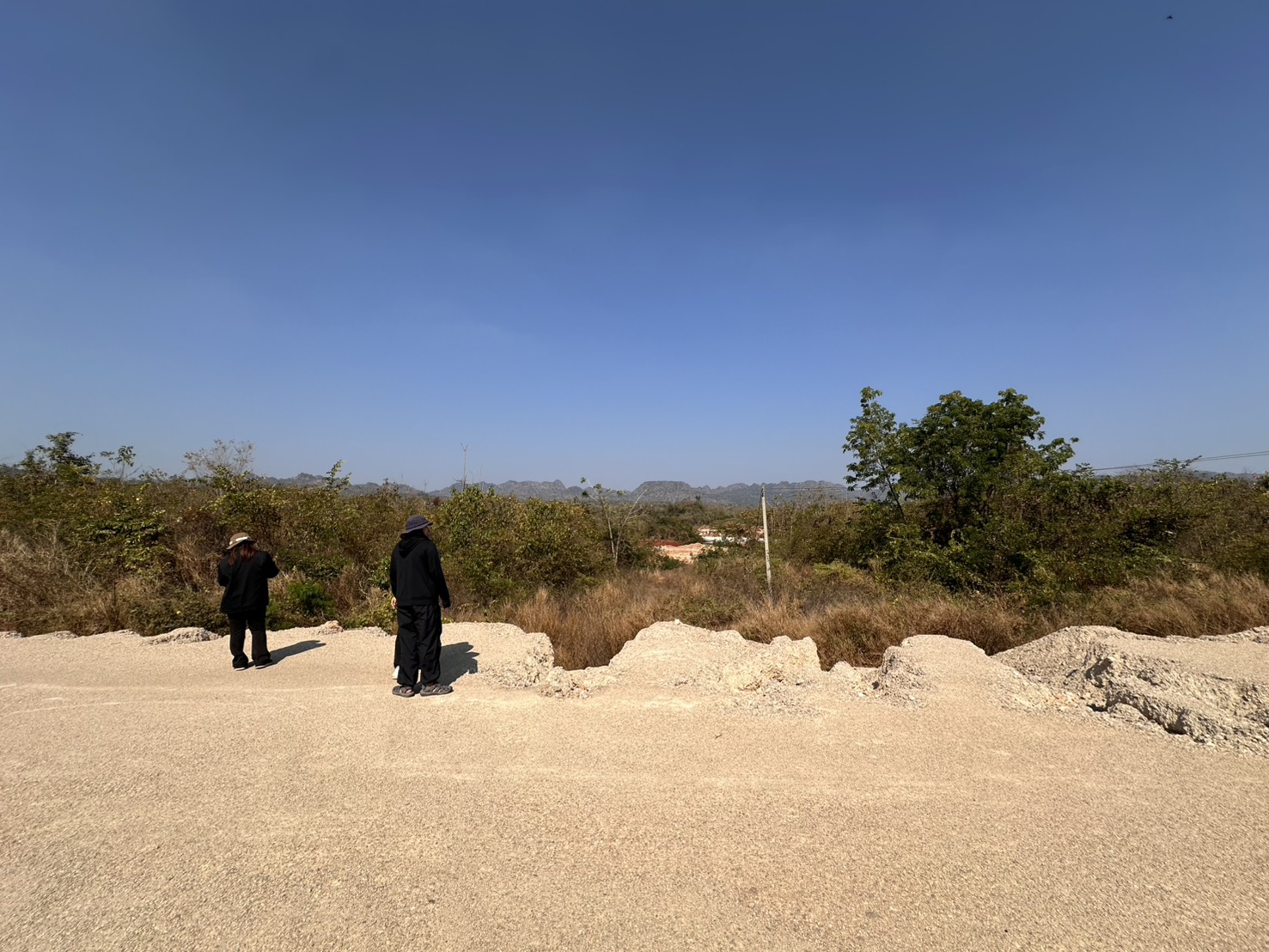 title - กพม. ติดตามความคืบหน้าตลาดเกษตร คทช.สิงห์ จ.กาญจนบุรี ระยะที่ 1